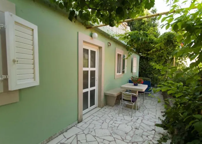 Juri I Kor Ula - One Bedroom With Terrace Appartamento *