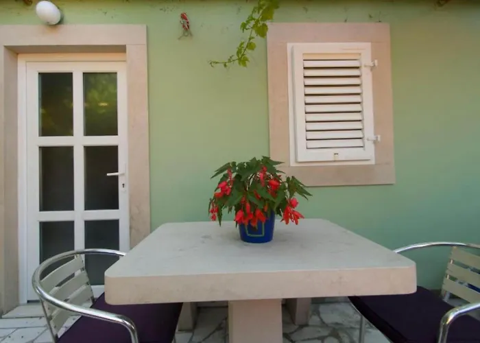 Juri I Kor Ula - One Bedroom With Terrace *